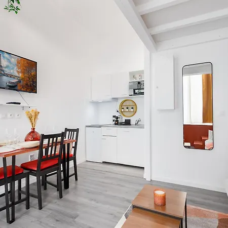 Confort Et élégance à 17 Appartement